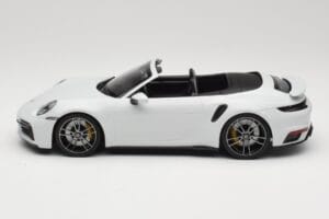 Porsche 911 992 Turbo S Cabriolet White Metallic Minichamps 1:18 155069080 Metall — Bild 3 von 6