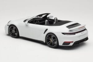 Porsche 911 992 Turbo S Cabriolet White Metallic Minichamps 1:18 155069080 Metall — Bild 5 von 6