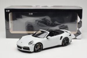 Porsche 911 992 Turbo S Cabriolet White Metallic Minichamps 1:18 155069080 Metall — Bild 6 von 6