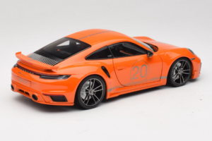 Porsche 911 992 Turbo S Coupe Sport Design Orange Minichamps 1:18 113069074 Metall — Bild 3 von 8