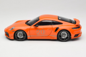 Porsche 911 992 Turbo S Coupe Sport Design Orange Minichamps 1:18 113069074 Metall — Bild 4 von 8