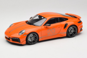Porsche 911 992 Turbo S Coupe Sport Design Orange Minichamps 1:18 113069074 Metall