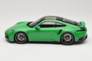 Porsche 911 992 Turbo S Grün Minichamps 1:18 153069077 Metall — Bild 3 von 6