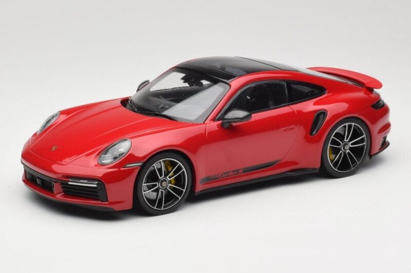 Porsche 911 992 Turbo S Rot Minichamps 1:18 155069070 Metall