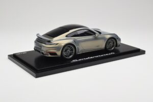 Porsche 911 Turbo S 992 Silver Bamboo Chromaflire With Display Case Spark 1:18 WAP0219100RTSS Resin — Bild 3 von 7