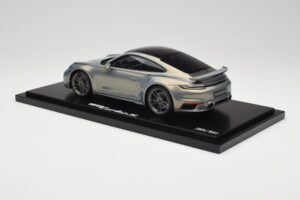Porsche 911 Turbo S 992 Silver Bamboo Chromaflire With Display Case Spark 1:18 WAP0219100RTSS Resin — Bild 5 von 7