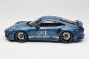 Porsche 911 992 Turbo S Sport Design Package Gentian Blue Metallic Minichamps 1:18 155069170 Metall — Bild 3 von 6
