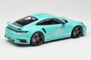 Porsche 911 992 Turbo S Sport Design Package Racing Green Minichamps 1:18 155069175 Metall — Bild 2 von 6