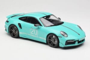 Porsche 911 992 Turbo S Sport Design Package Racing Green Minichamps 1:18 155069175 Metall — Bild 4 von 6