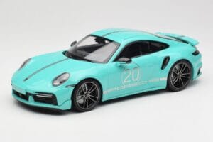 Porsche 911 992 Turbo S Sport Design Package Racing Green Minichamps 1:18 155069175 Metall