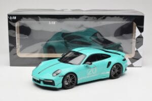 Porsche 911 992 Turbo S Sport Design Package Racing Green Minichamps 1:18 155069175 Metall — Bild 6 von 6
