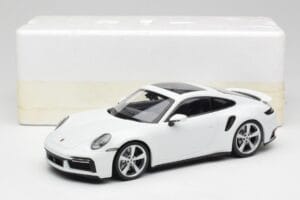 Porsche 911 992 Turbo S Weiß Concept Minichamps 1:18 WAP0211620CNP Metall — Bild 6 von 6