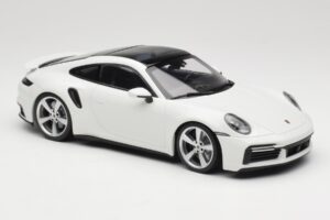 Porsche 911 Turbo S 992 Weiss Minichamps 1:18 WAP0211620RTRB Metall — Bild 4 von 6