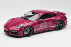 Porsche 911 992 Turbo S mit Sport Design Package Rot Minichamps 1:18 155069172 Metall