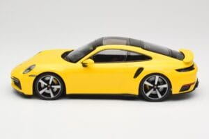 Porsche 911 992 Turbo S Gelb Minichamps 1:18 155069071 Metall — Bild 3 von 6