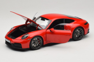 Porsche 911 992.2 Carrera 4 GTS Guards Red Norev 1:18 187171 Metall — Bild 2 von 8
