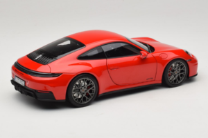 Porsche 911 992.2 Carrera 4 GTS Guards Red Norev 1:18 187171 Metall — Bild 3 von 8