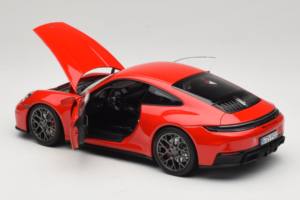 Porsche 911 992.2 Carrera 4 GTS Guards Red Norev 1:18 187171 Metall — Bild 5 von 8