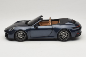 Porsche 911 992.2 Carrera Cabriolet Yachting Blue Norev 1:18 187180 Metall — Bild 4 von 8