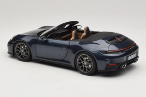 Porsche 911 992.2 Carrera Cabriolet Yachting Blue Norev 1:18 187180 Metall — Bild 7 von 8