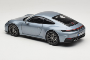 Porsche 911 992.2 Carrera Polar Silver Metallic Norev 1:18 187170 Metall — Bild 7 von 8