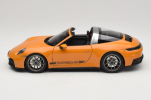 Porsche 911 992.2 Targa 4 GTS Bahama Yellow Norev 1:18 187190 Metall — Bild 5 von 10