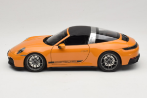 Porsche 911 992.2 Targa 4 GTS Bahama Yellow Norev 1:18 187190 Metall — Bild 6 von 10