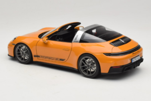 Porsche 911 992.2 Targa 4 GTS Bahama Yellow Norev 1:18 187190 Metall — Bild 9 von 10