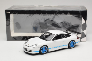Porsche 911 996 GT3 RS Weiß Blaue Streifen Minichamps 1:18 155062021 Metall — Bild 6 von 6