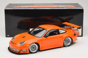 Porsche 911 996 GT3 RSR Orange ALMS 2004 Minichamps 1:18 100046402 Metall — Bild 8 von 8