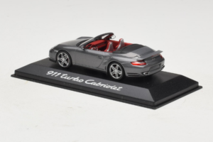 Porsche 911 997 Turbo Cabriolet Grey Metallic Minichamps 1:43 WAP02015216 Metall — Bild 3 von 5