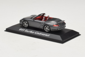 Porsche 911 997 Turbo Cabriolet Grey Metallic Minichamps 1:43 WAP02015218 Metall — Bild 3 von 4