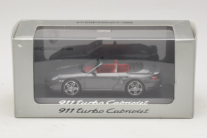 Porsche 911 997 Turbo Cabriolet Grey Metallic Minichamps 1:43 WAP02015218 Metall — Bild 4 von 4
