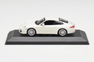 Porsche 911 997 Carrera 4S Carrara Weiß Minichamps 1:43 403066431 Metall
