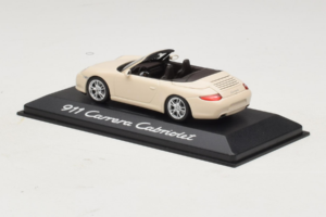 Porsche 911 997 Carrera Cabriolet Weiß Minichamps 1:43 WAP02001118 Metall — Bild 3 von 5