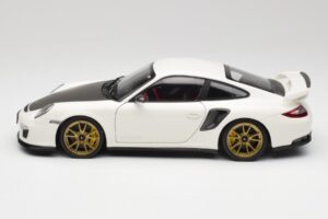 Porsche 911 997 GT2 RS Weiß & Gold Felgen Minichamps 1:18 100069406 Metall — Bild 4 von 8