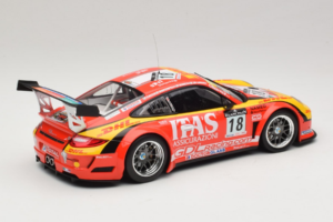 Porsche 911 997 GT3 R #8 De Lorenzi Racing De Lorenzi 24 Hours of Spa 2011 Minichamps 1:18 151118918 Metall — Bild 2 von 6