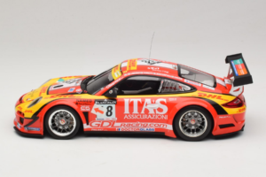 Porsche 911 997 GT3 R #8 De Lorenzi Racing De Lorenzi 24 Hours of Spa 2011 Minichamps 1:18 151118918 Metall — Bild 3 von 6