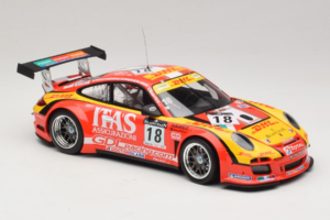 Porsche 911 997 GT3 R #8 De Lorenzi Racing De Lorenzi 24 Hours of Spa 2011 Minichamps 1:18 151118918 Metall — Bild 4 von 6