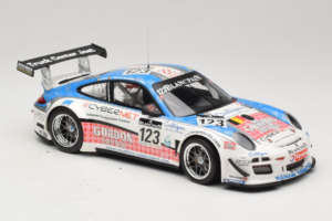 Porsche 911 997 GT3 R #123 Muhlner Motorsport E. Fumal / E. Thiry 24 Hours of Spa 2011 Minichamps 1:18 151118923 Metall — Bild 4 von 6