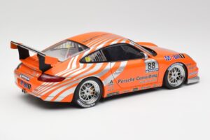 Porsche 911 997 GT3 R #88 Porsche Consulting 2005 AUTOart 1:18 77821 Metall — Bild 3 von 8