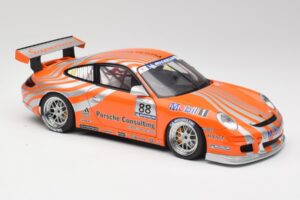 Porsche 911 997 GT3 R #88 Porsche Consulting 2005 AUTOart 1:18 77821 Metall — Bild 6 von 8