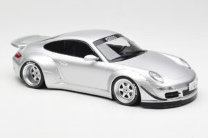 Porsche 911 997 RWB Abu Dhabi IXO 1:18 18CMC166 Metall — Bild 4 von 6