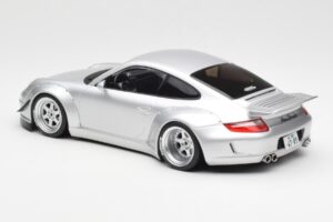 Porsche 911 997 RWB Abu Dhabi IXO 1:18 18CMC166 Metall — Bild 5 von 6