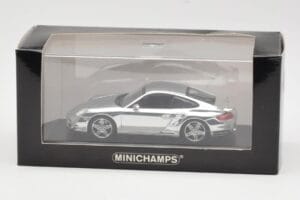 Porsche 911 997 Turbo Chrome Silver Minichamps 1:43 WAP02060816-R Metall — Bild 5 von 5