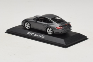 Porsche 911 997 Turbo Grey Metallic Minichamps 1:43 WAP02013016 Metall — Bild 3 von 5