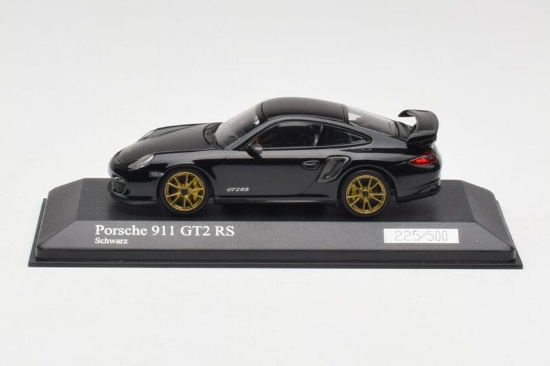 Porsche 911 997.2 GT2 RS Schwarz mit Goldenen Felgen Minichamps 1:43 400069402 Metall
