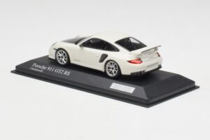 Porsche 911 997.2 GT2 RS Weiss mit Silbernen Felgen Minichamps 1:43 400069405 Metall — Bild 3 von 4