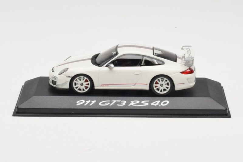 Porsche 911 997.2 GT3 RS 4.0 Weiß Minichamps 1:43 WAP0200010C Metall