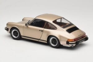 Porsche 911 Carrera 3.2 Bronze Solido 1:18 S1802602 Metall — Bild 7 von 8